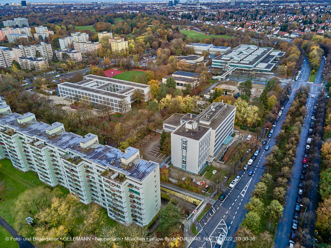 19.11.2022 - Luftbilder von der Baustelle an der Quiddestraße 'Haus für Kinder' in Neuperlach